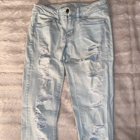 American Eagle Outfitter Ripped Jeans! - Picture 2 of 4